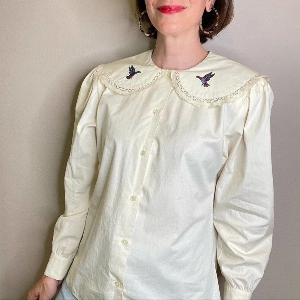 Vintage exaggerated collar embroidered bird lace trimmed button-up blouse cream - Picture 11 of 17